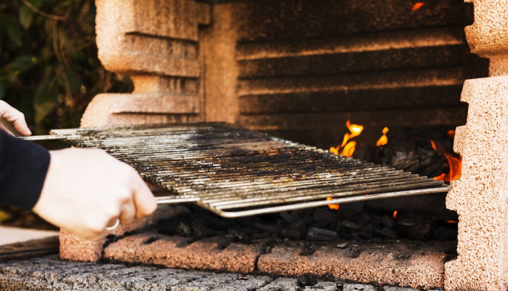 Forno a legna prefabbricato: perché sceglierlo per il tuo giardino