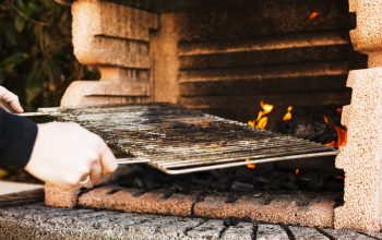 Forno a legna prefabbricato: perché sceglierlo per il tuo giardino