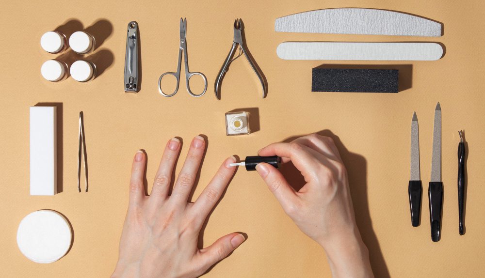Strumenti essenziali per la nail art: Guida per il Professionista Moderno