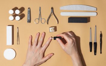 Strumenti essenziali per la nail art: Guida per il Professionista Moderno